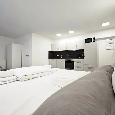 Ausblick I 5 Min Zu Therme & Kurpark & Wandern I Inklusive Parkplatz, Kontaktloser Check-in, Teilweise Kueche 3* Badenweiler