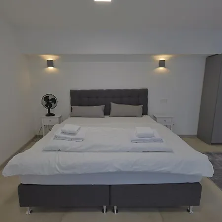 Ausblick I 5 Min Zu Therme & Kurpark & Wandern I Inklusive Parkplatz, Kontaktloser Check-in, Teilweise Kueche