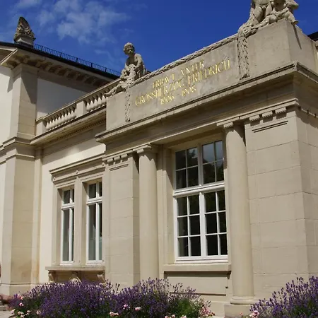 Appart hôtel Ausblick I 5 Min Zu Therme & Kurpark & Wandern I Inklusive Parkplatz, Kontaktloser Check-in, Teilweise Kueche