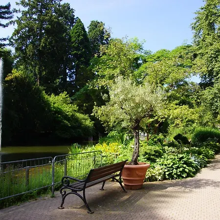 Appart hôtel Ausblick I 5 Min Zu Therme & Kurpark & Wandern I Inklusive Parkplatz, Kontaktloser Check-in, Teilweise Kueche 3*